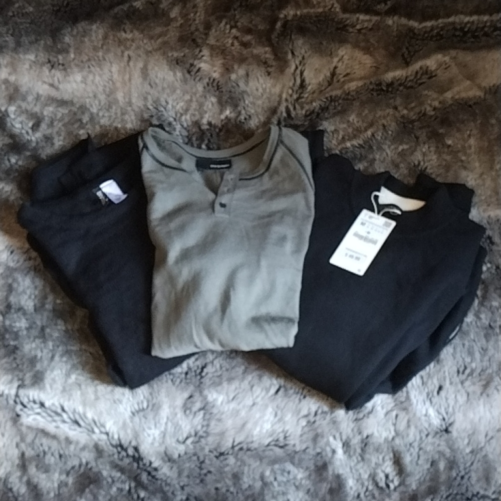 Bundle of 3 Pullovers